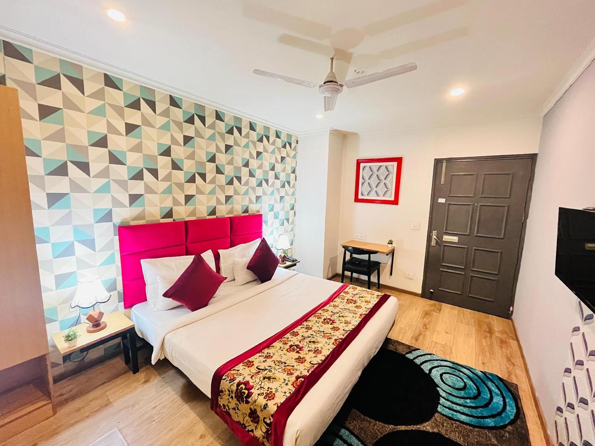 Qotel Hotel Chhatarpur - Oppsite Tivoli Garden New Delhi Exterior photo