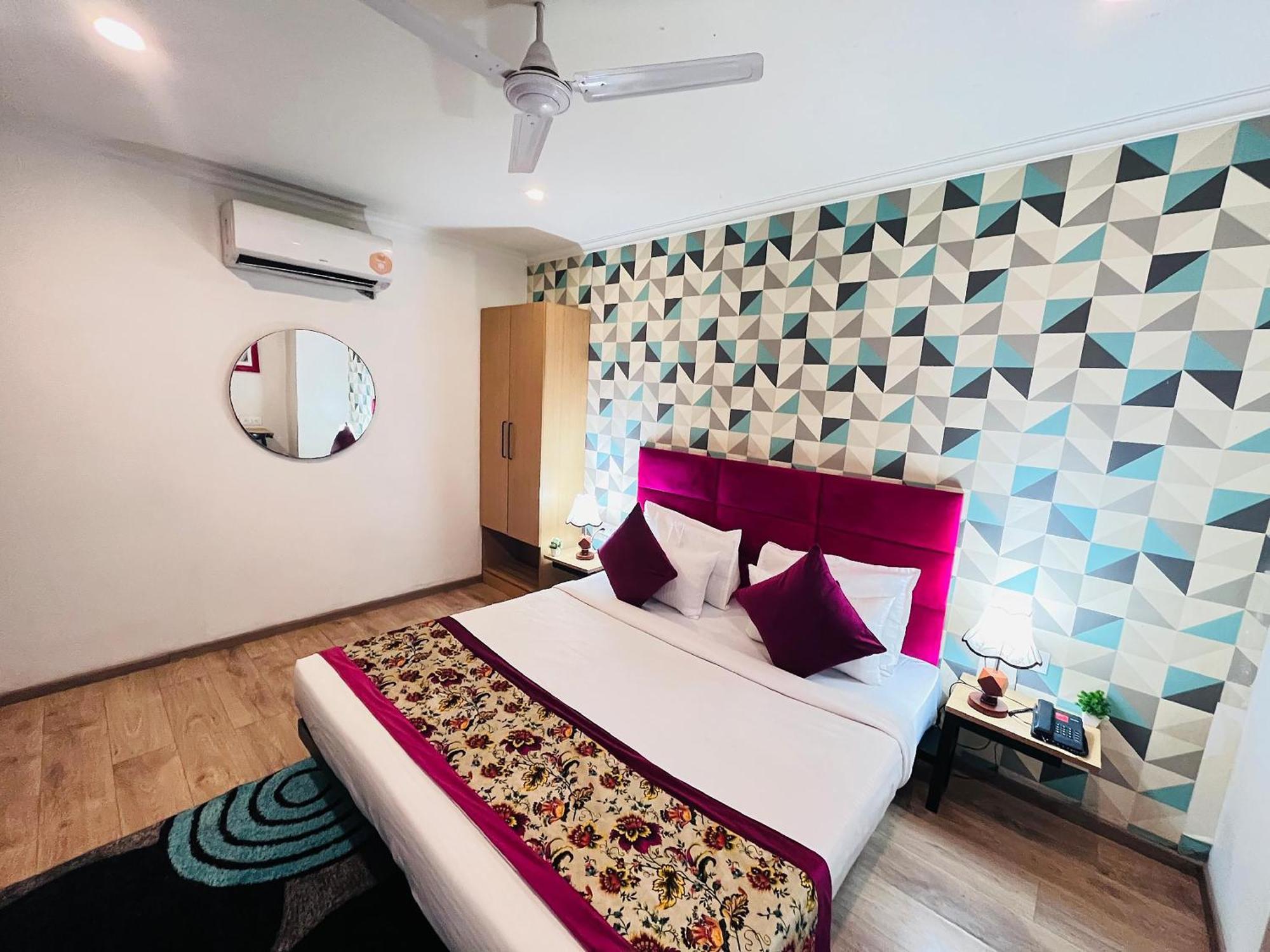 Qotel Hotel Chhatarpur - Oppsite Tivoli Garden New Delhi Exterior photo