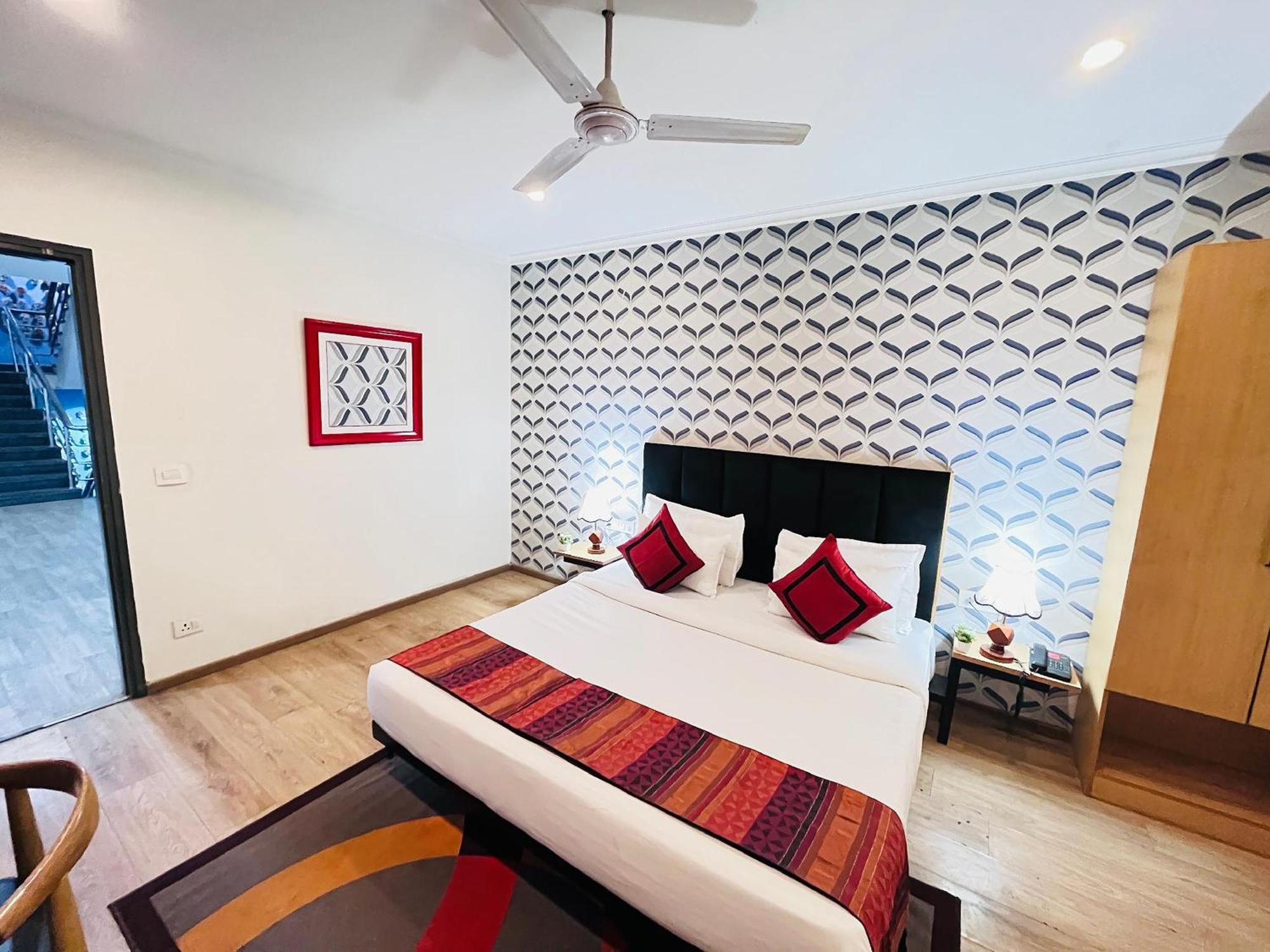 Qotel Hotel Chhatarpur - Oppsite Tivoli Garden New Delhi Exterior photo