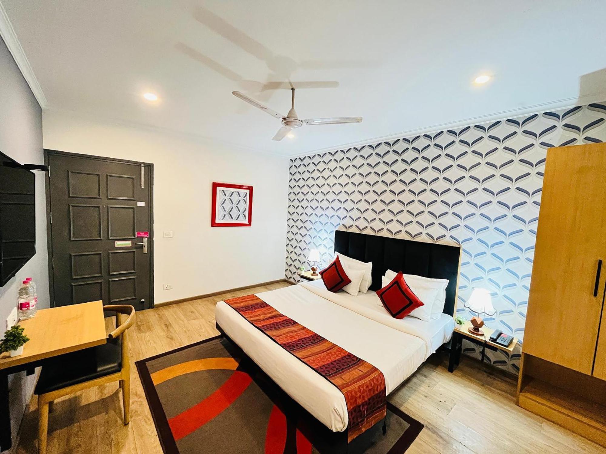 Qotel Hotel Chhatarpur - Oppsite Tivoli Garden New Delhi Exterior photo