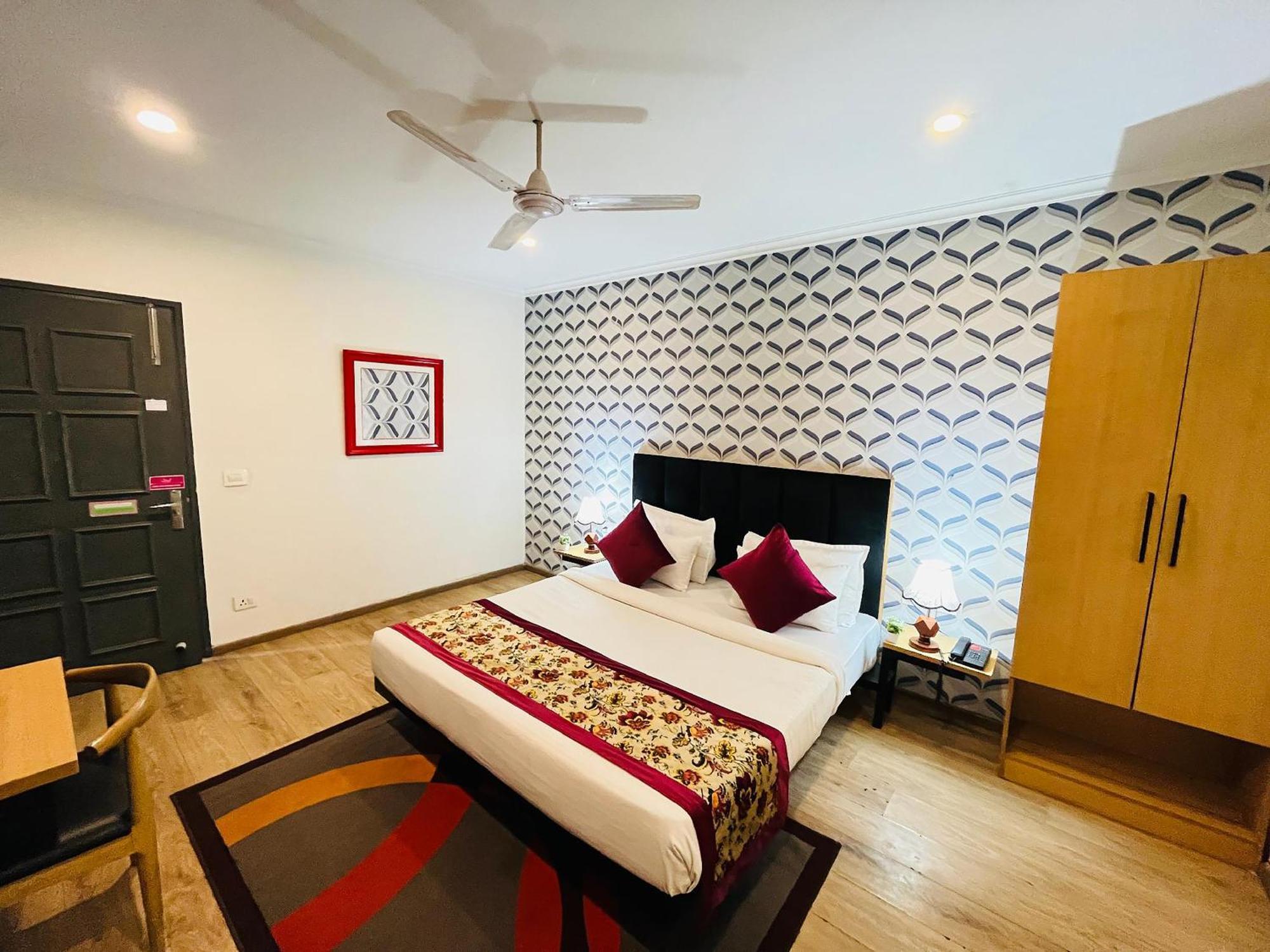 Qotel Hotel Chhatarpur - Oppsite Tivoli Garden New Delhi Exterior photo