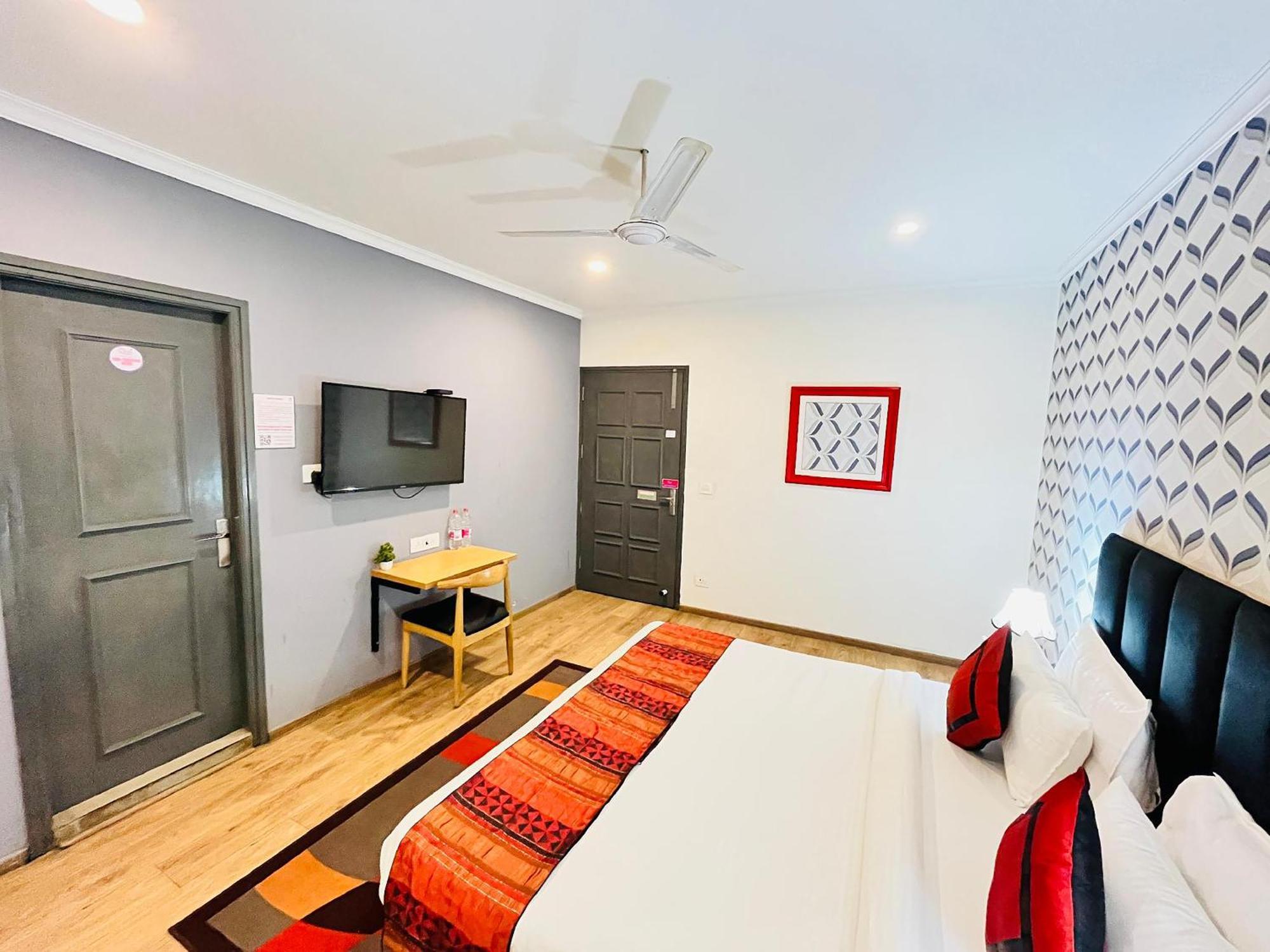 Qotel Hotel Chhatarpur - Oppsite Tivoli Garden New Delhi Exterior photo